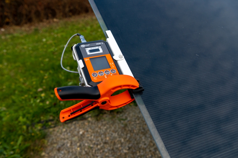 Sonel PVM-1530 Pro kit em close